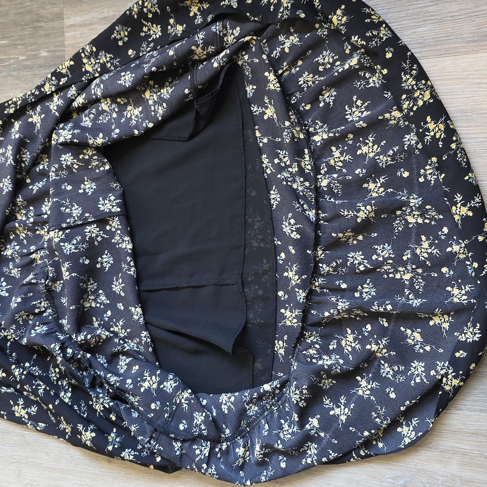 O.P.T Chic Black Floral Midi Dress with Ruffle Hem - Picture 14 of 15